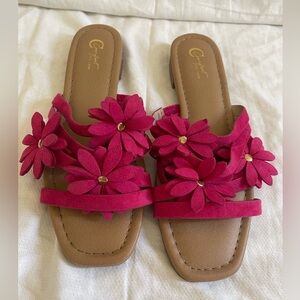 C Comfort fuchsia flower cross band sandals size 8M